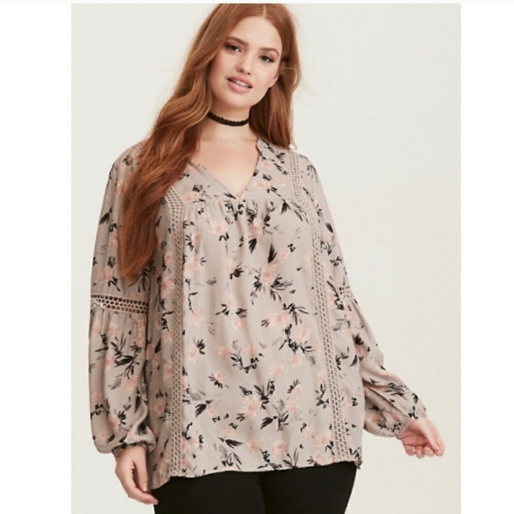 Torrid Beige Gray Neutral Pink Floral V-neck Lightweight Blouse 0X / L US 10-12